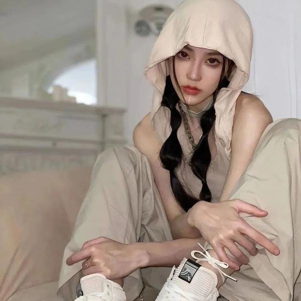 露露·贝特小姐